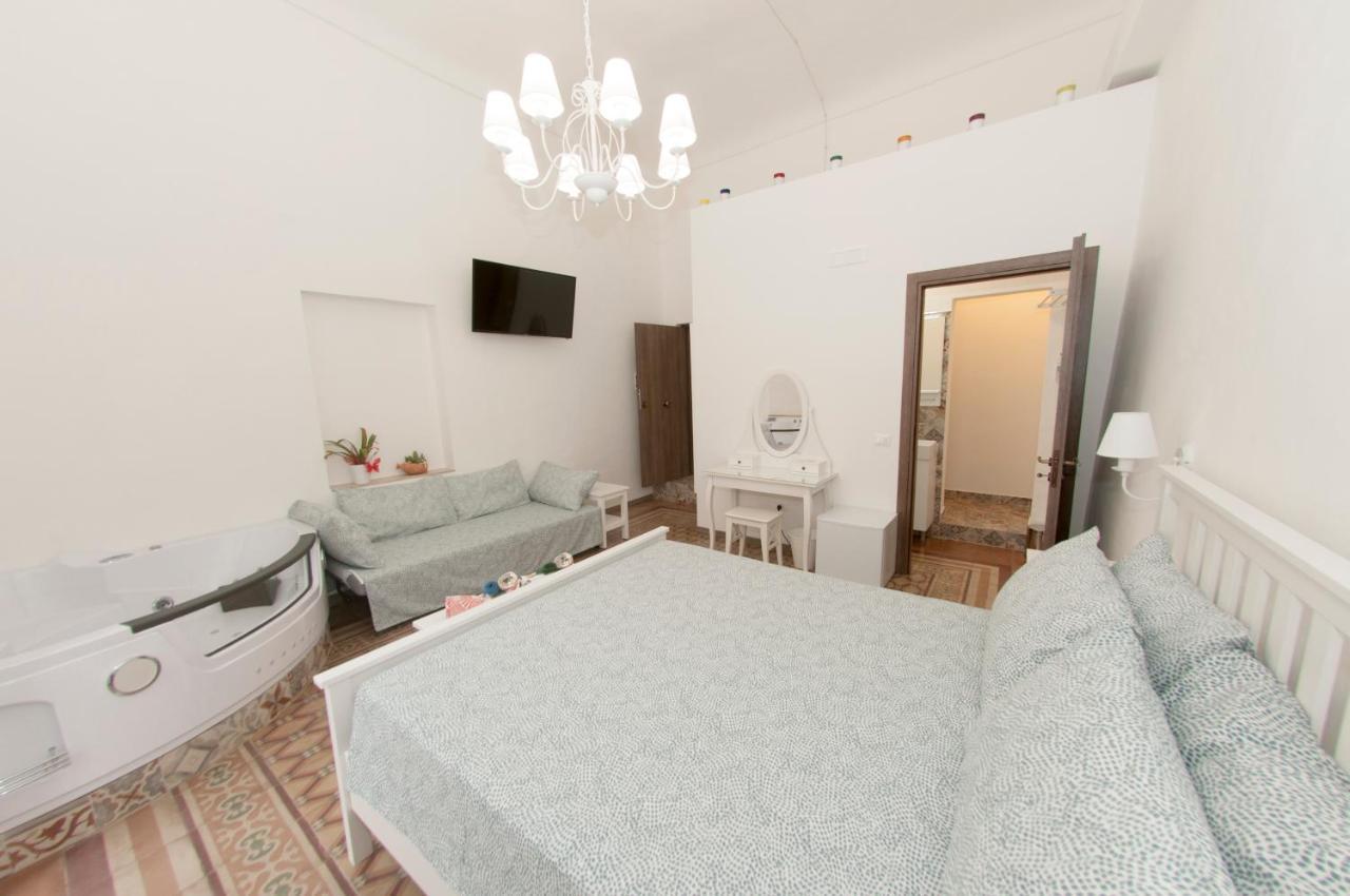La Serva Padrona Таранто Экстерьер фото